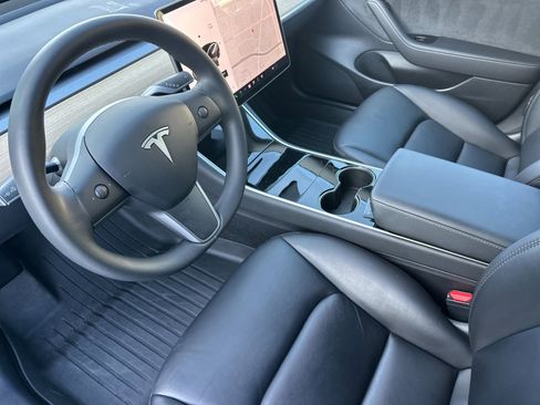 Used 2020 Tesla Model 3 image 10