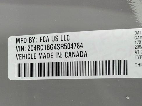 Used 2025 Chrysler Pacifica Select image 27