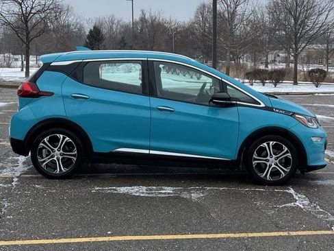 Used 2021 Chevrolet Bolt Premier w/ Infotainment Package image 8