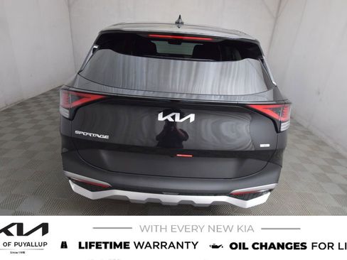 New 2025 Kia Sportage LX image 6