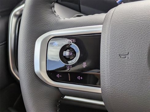 New 2025 Nissan Armada SV image 27