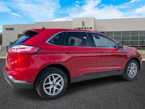 Used 2022 Ford Edge SEL w/ Convenience Package image 3