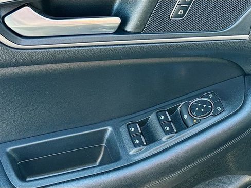 Used 2022 Ford Edge SEL w/ Convenience Package image 19