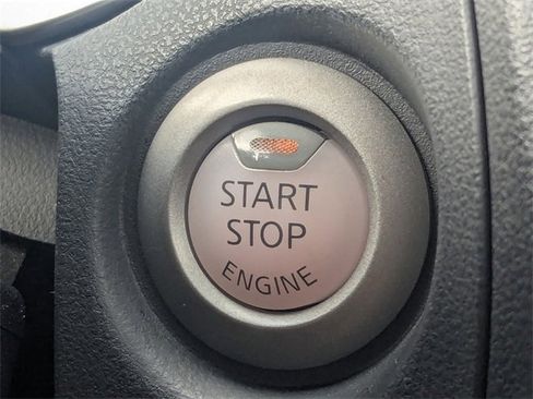 Used 2015 Nissan Juke SL image 34