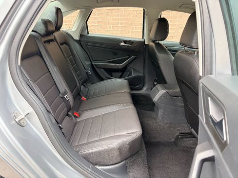 Used 2024 Volkswagen Jetta SE FWD image 23