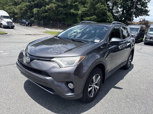Used 2017 Toyota RAV4 XLE FWD image 3