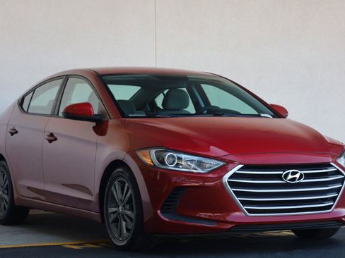 Used 2017 Hyundai Elantra SE FWD image 5