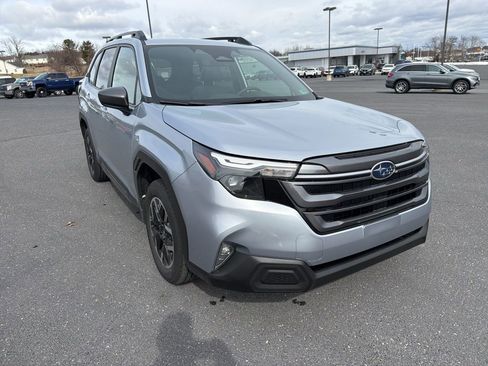 Used 2025 Subaru Forester Premium w/ Convenience Package #2 image 7