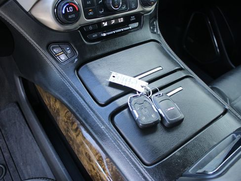 Used 2016 GMC Yukon XL Denali image 11