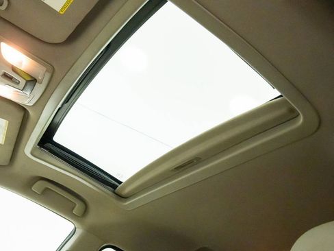 Used 2015 Toyota Sienna XLE image 26