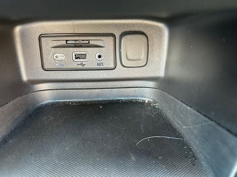 Used 2023 Chevrolet Equinox RS w/ RS Leather Package image 30