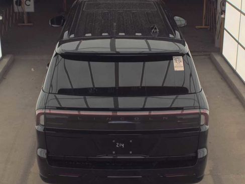 Used 2025 Lincoln Navigator L Reserve w/ Jet Appearance Package AWD/4WD image 6