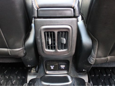 Used 2019 Jeep Compass Latitude w/ Popular Equipment Group AWD/4WD image 29