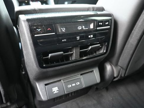 Used 2025 Acura MDX SH-AWD image 27