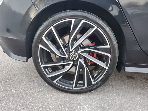 Used 2022 Volkswagen GTI Autobahn image 5