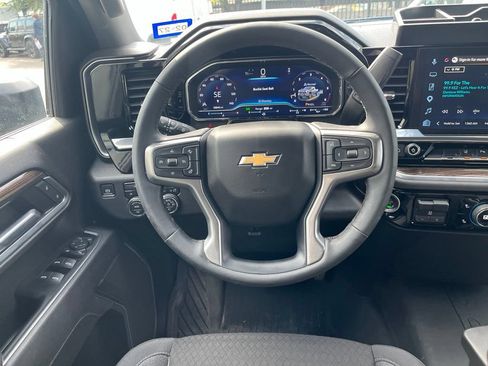 Used 2025 Chevrolet Silverado 2500 LT w/ Texas Edition AWD/4WD image 6