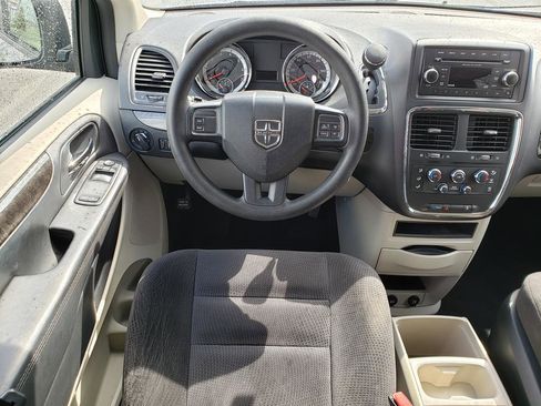 Used 2014 Dodge Grand Caravan SE w/ Quick Order Package 29E SE FWD image 12