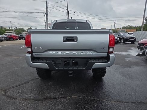 Used 2022 Toyota Tacoma SR image 5