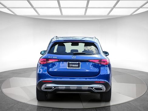 New 2026 Mercedes-Benz GLC 300 image 3