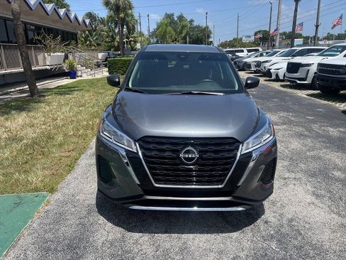 Used 2025 Nissan Kicks Play S FWD image 3