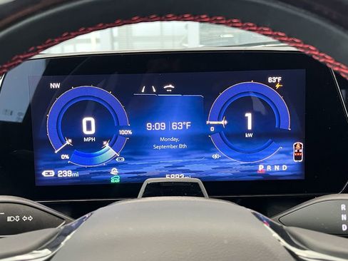 Certified 2024 Chevrolet Equinox EV RS image 19