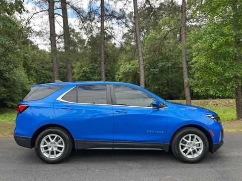 Used 2024 Chevrolet Equinox LT FWD image 12