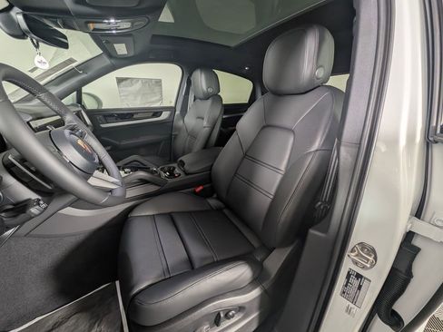 New 2026 Porsche Cayenne Coupe image 5