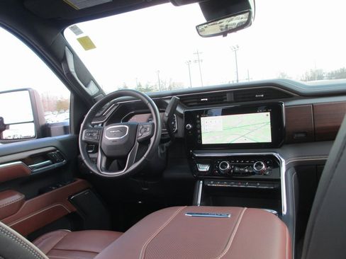 Certified 2024 GMC Sierra 2500 Denali Ultimate w/ Max Trailering Package image 28