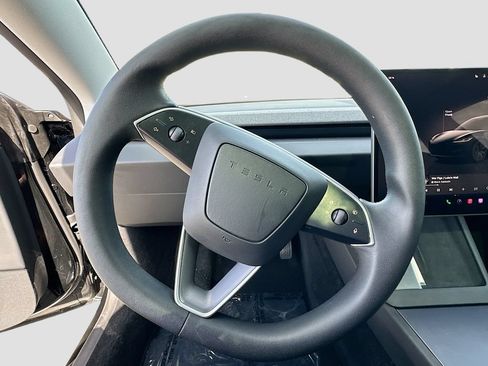 Used 2025 Tesla Model 3 RWD image 10