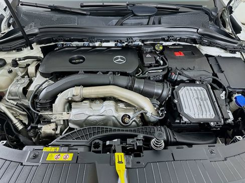 Certified 2025 Mercedes-Benz GLA 250 image 32