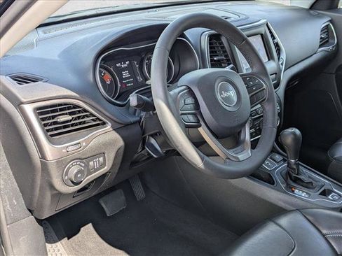 Used 2020 Jeep Cherokee Latitude Plus FWD image 11