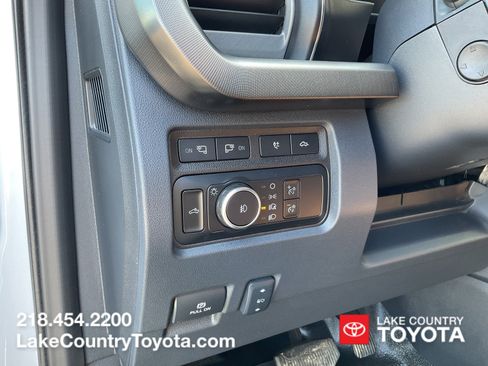 Used 2024 Ford F350 Platinum AWD/4WD image 43