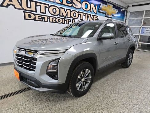 Used 2025 Chevrolet Equinox LT w/ Convenience Package II image 1