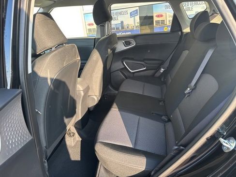 Certified 2025 Kia Soul LX image 21