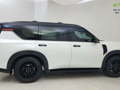 Used 2026 Nissan Armada PRO-4X w/ Captain's Chari Seat Package AWD/4WD image 6