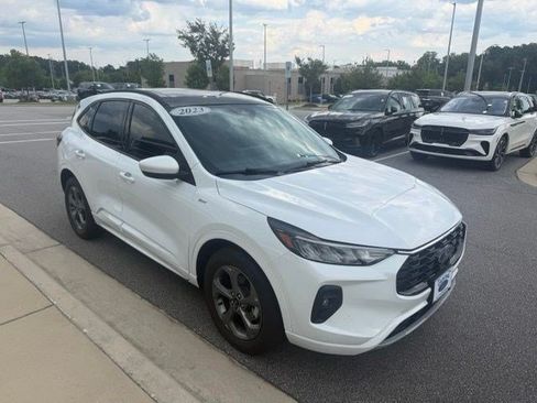 Used 2023 Ford Escape ST-Line Select w/ Tech Pack #1 AWD/4WD image 4
