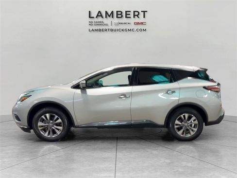 Used 2018 Nissan Murano S image 2