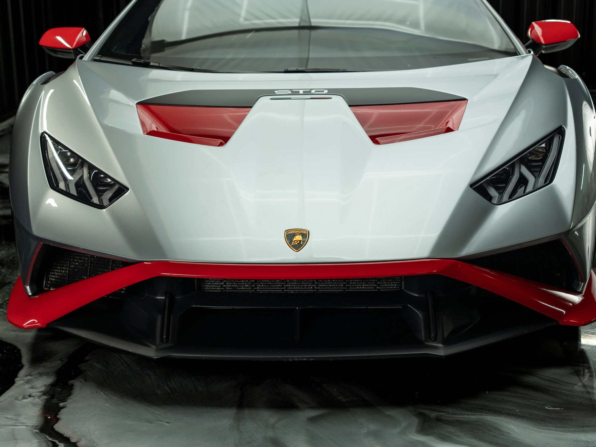 Used 2023 Lamborghini Huracan STO RWD image 5