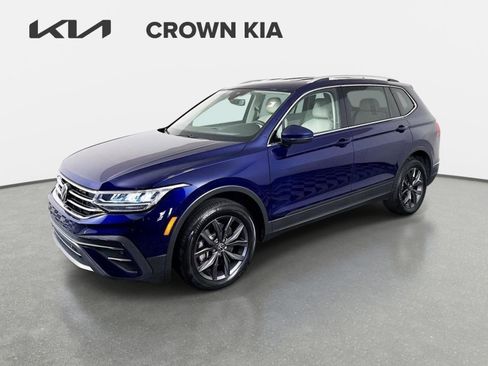 Used 2023 Volkswagen Tiguan SE FWD image 1