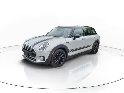 Used 2019 MINI Cooper Clubman ALL4 w/ Premium Package image 3