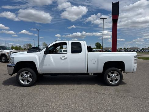 Used 2011 Chevrolet Silverado 2500 LTZ w/ LTZ Plus Package AWD/4WD image 2