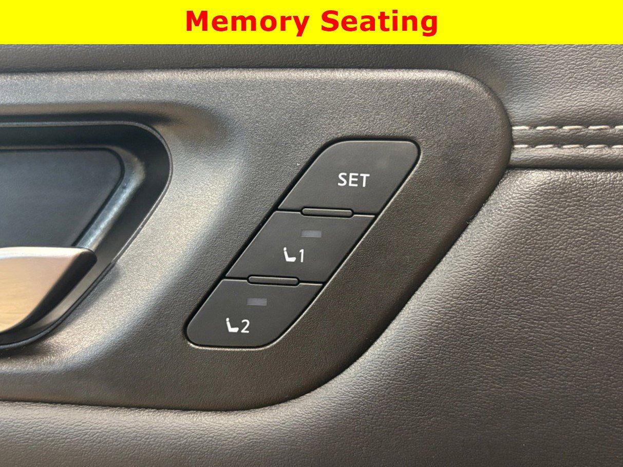 Used 2025 Nissan Pathfinder Platinum FWD image 31
