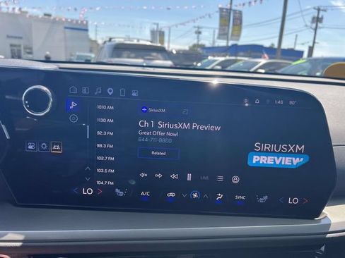 Used 2024 Chevrolet Traverse LS FWD image 28