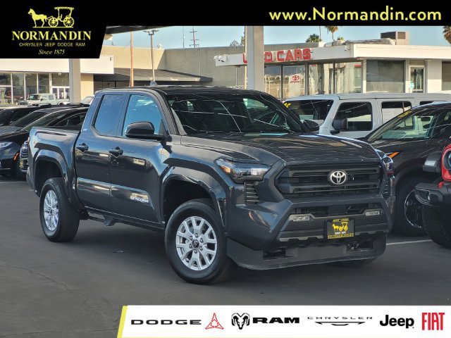 Used 2025 Toyota Tacoma SR5 AWD/4WD image 1