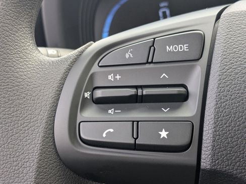 New 2025 Hyundai Venue SE image 23