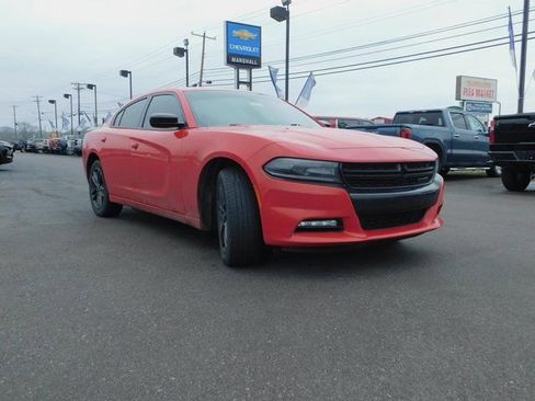 Used 2019 Dodge Charger SXT w/ Blacktop Package image 4