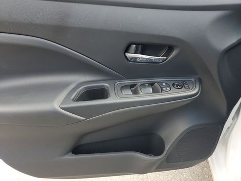 Certified 2025 Nissan Versa SV image 24