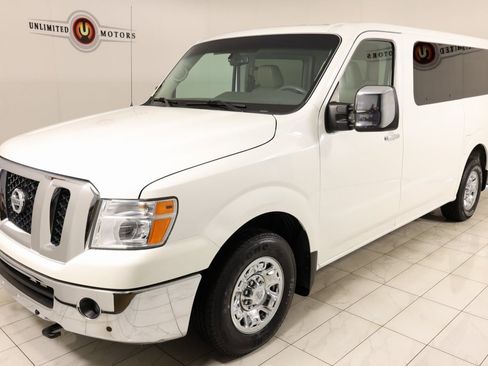 Used 2021 Nissan NV 3500 SL image 5