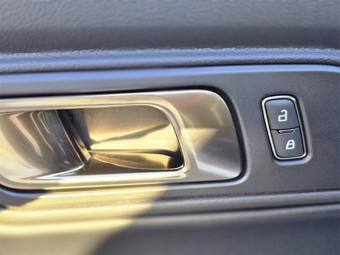 Used 2022 Ford Mustang Shelby GT500 w/ Carbon Fiber Track Pack image 18