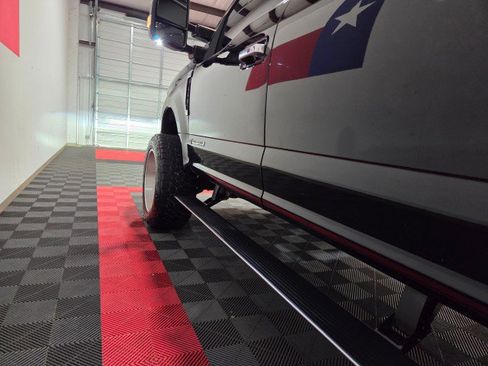 Used 2020 Ford F350 Limited w/ FX4 Off-Road Package image 29